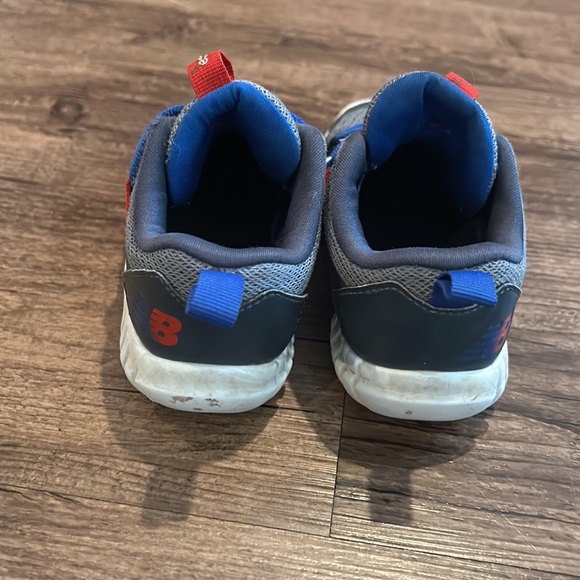 New Balance - Picture 4 of 4